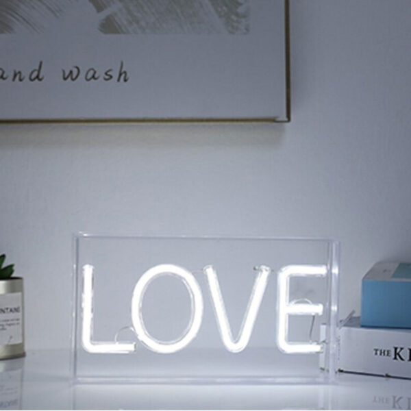 Letreiro de parede LED Neon LOVE